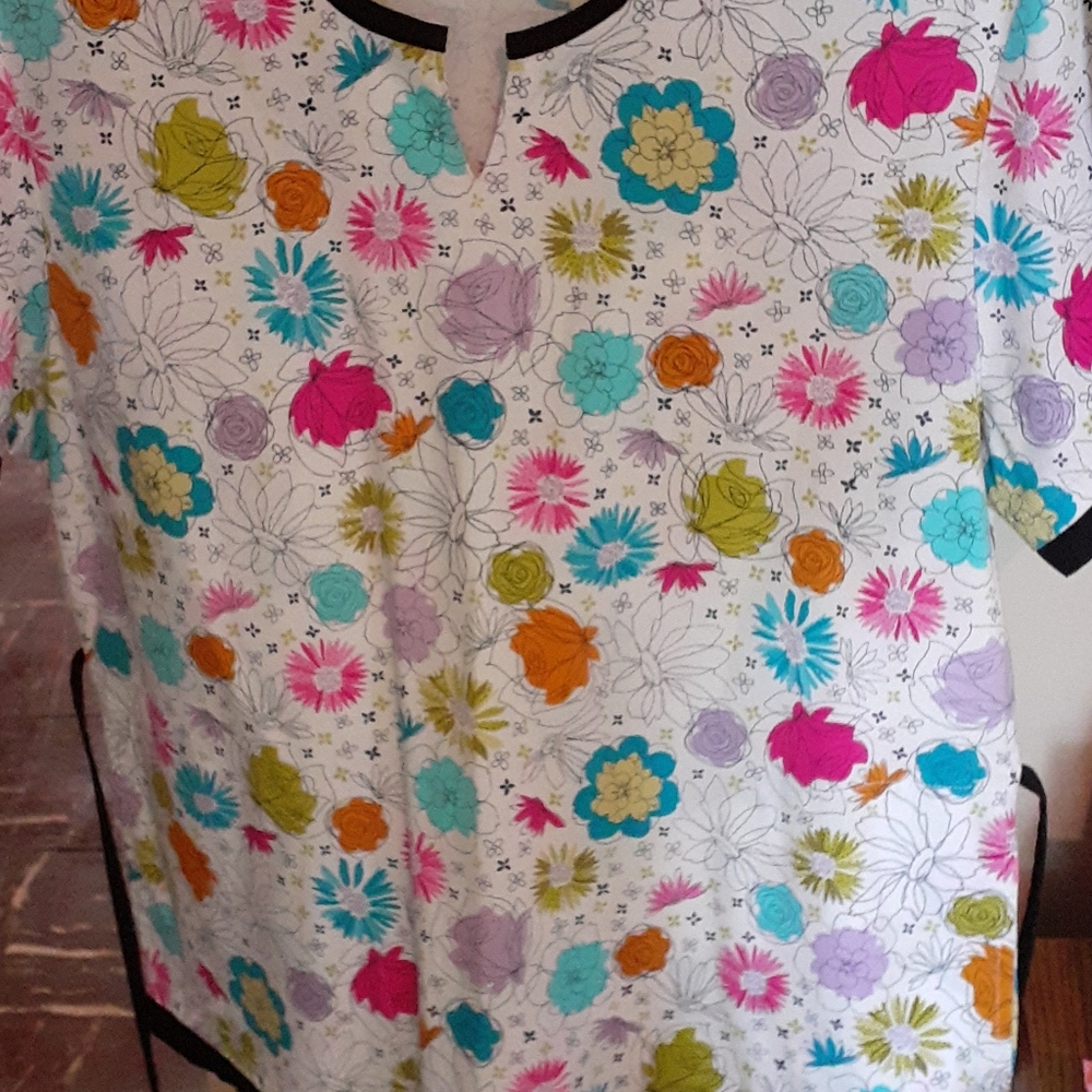 Scrub top